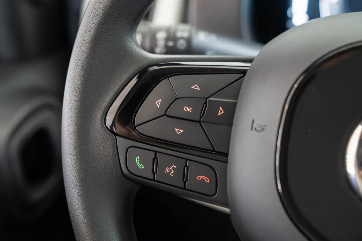 1.0 Hybrid Cross | Tot 8 Jaar Garantie | Parkeersensoren | Apple Carplay & Android Auto | Cruise Controle | Airco |