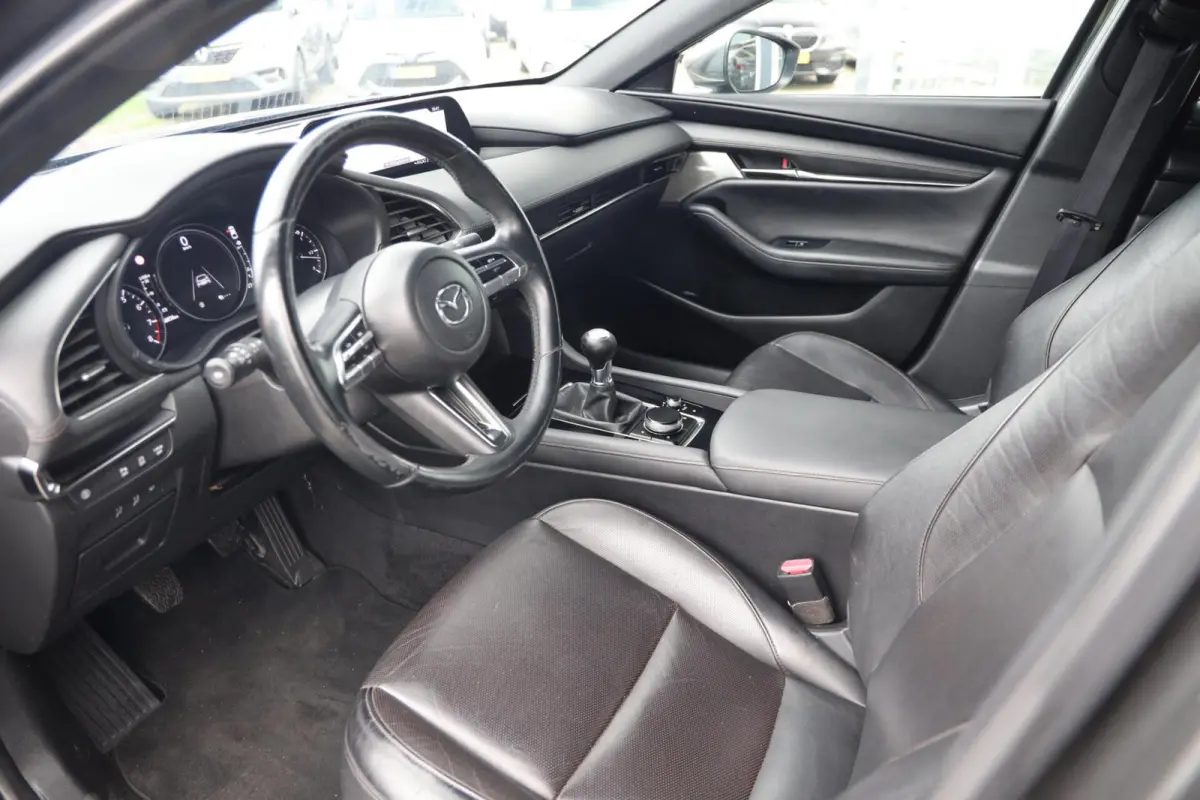 2.0 e-SkyActiv-X M Hybrid 180 Comfort|Leer|Stoel+Stuurverwarming|HUD|Camera|ACC