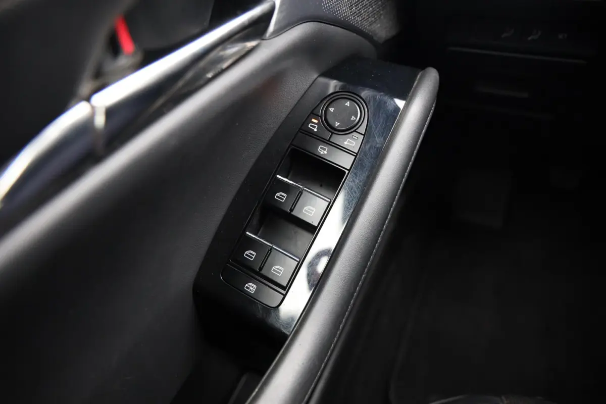 2.0 e-SkyActiv-X M Hybrid 180 Comfort|Leer|Stoel+Stuurverwarming|HUD|Camera|ACC