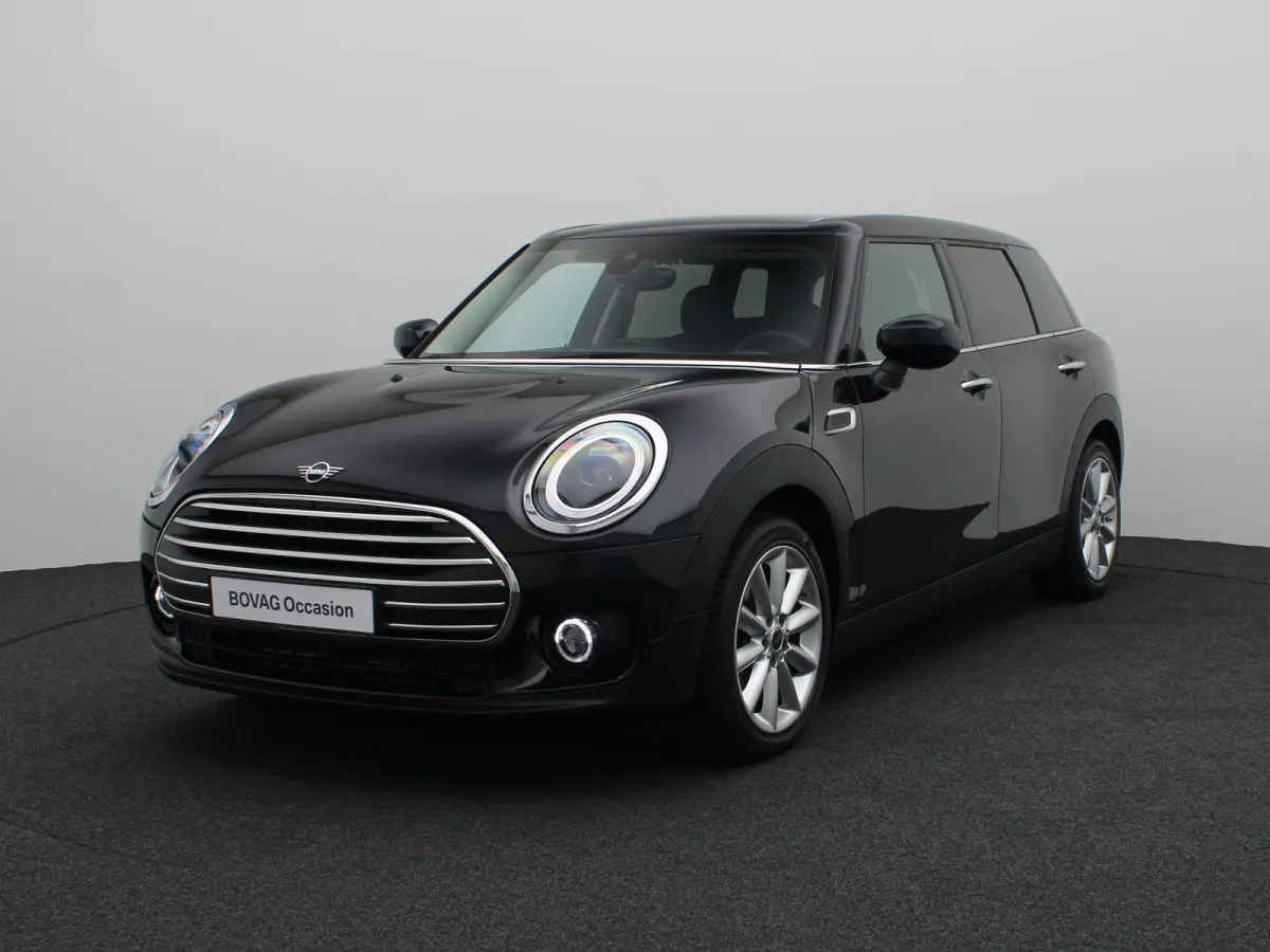 Cooper Classic Uitvoering + Premium Pakket + Comfort Access + Elektrisch verwarmde voorstoelen + Driving Assistant + LED + 17''