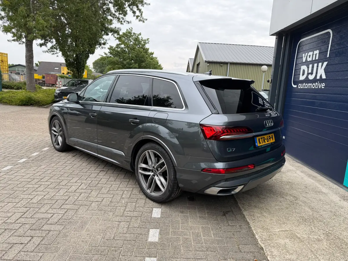 55 TFSI e quattro Pro Line S Panoramadak Luchtvering 21 inch velgen Bang en Olufsen 3D Zwarte hemel Trekhaak Camera Sportstoelen Deels leder