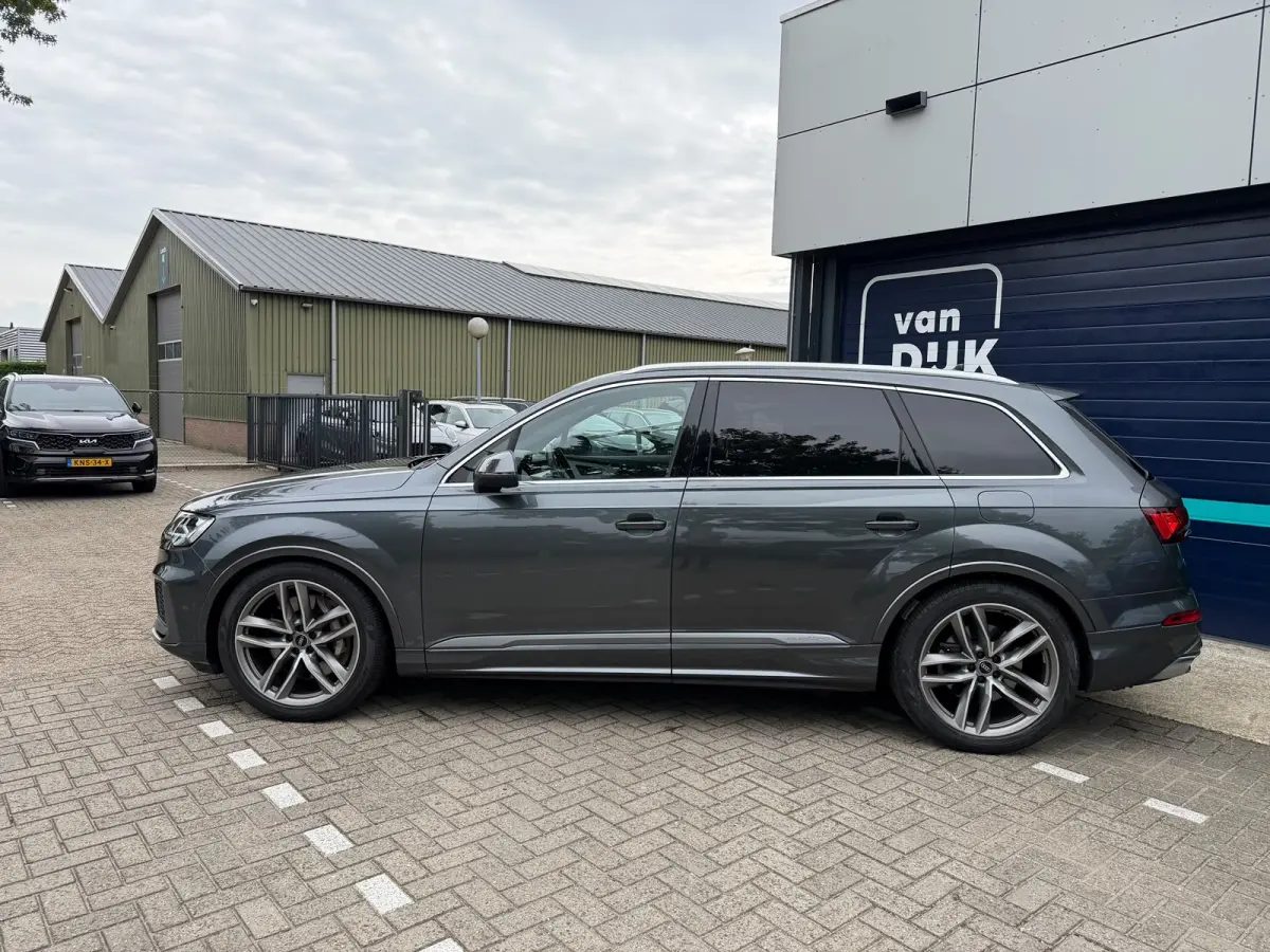 55 TFSI e quattro Pro Line S Panoramadak Luchtvering 21 inch velgen Bang en Olufsen 3D Zwarte hemel Trekhaak Camera Sportstoelen Deels leder