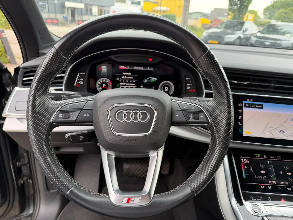 55 TFSI e quattro Pro Line S Panoramadak Luchtvering 21 inch velgen Bang en Olufsen 3D Zwarte hemel Trekhaak Camera Sportstoelen Deels leder