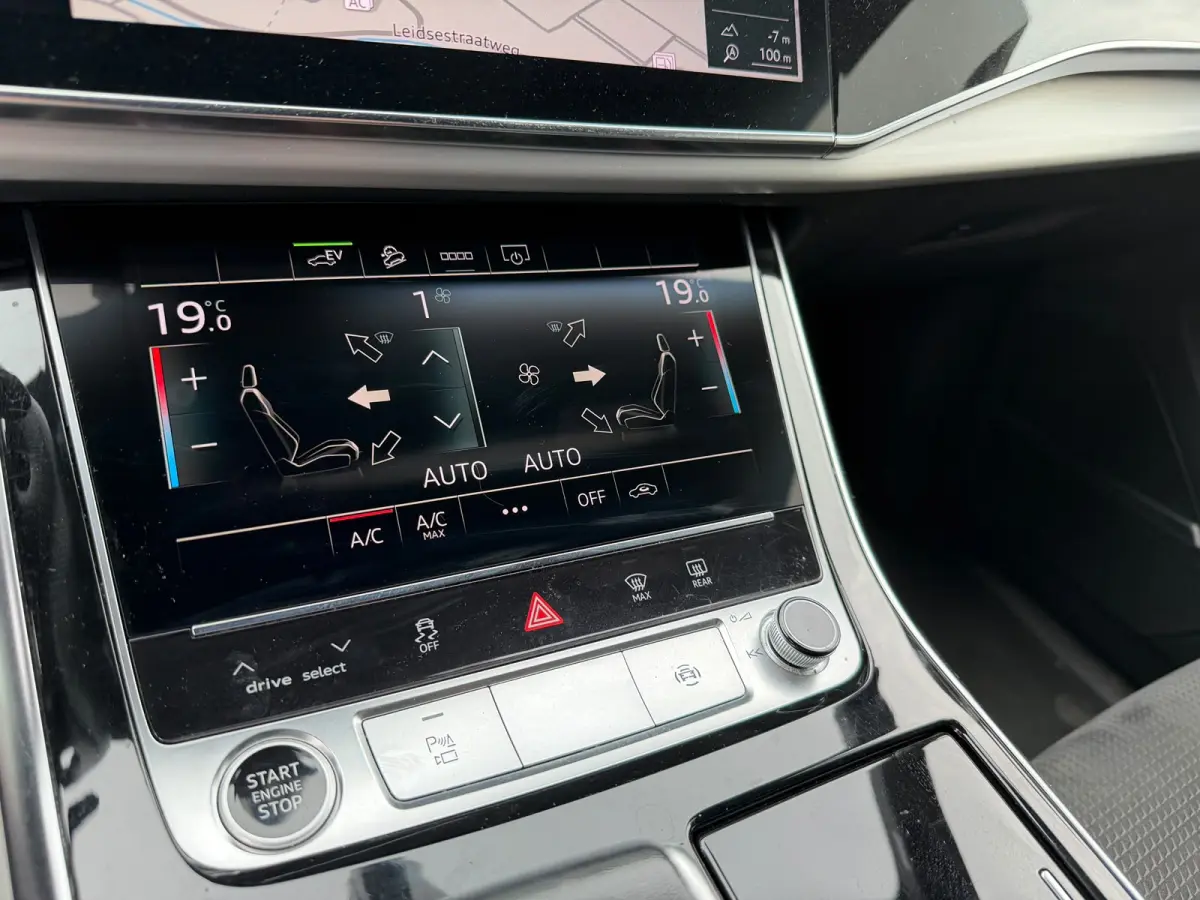55 TFSI e quattro Pro Line S Panoramadak Luchtvering 21 inch velgen Bang en Olufsen 3D Zwarte hemel Trekhaak Camera Sportstoelen Deels leder