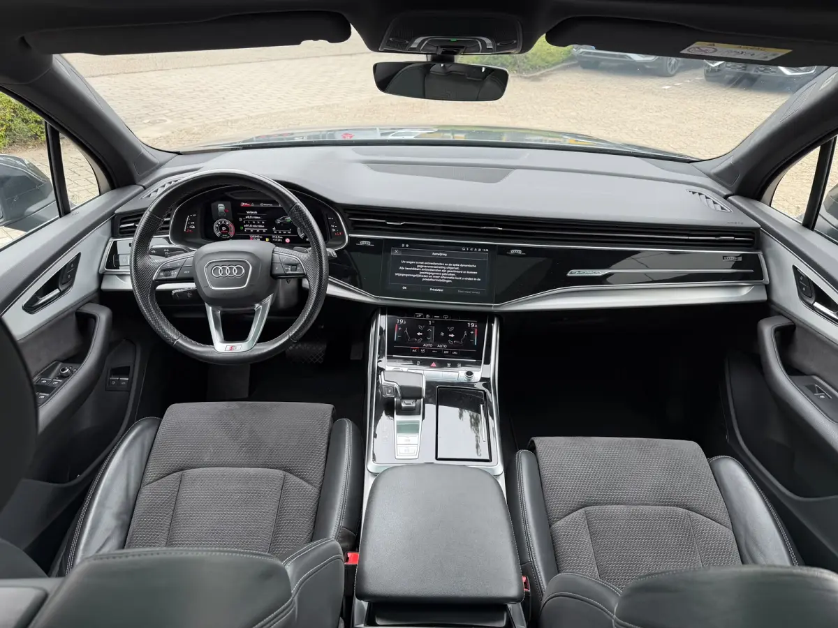 55 TFSI e quattro Pro Line S Panoramadak Luchtvering 21 inch velgen Bang en Olufsen 3D Zwarte hemel Trekhaak Camera Sportstoelen Deels leder