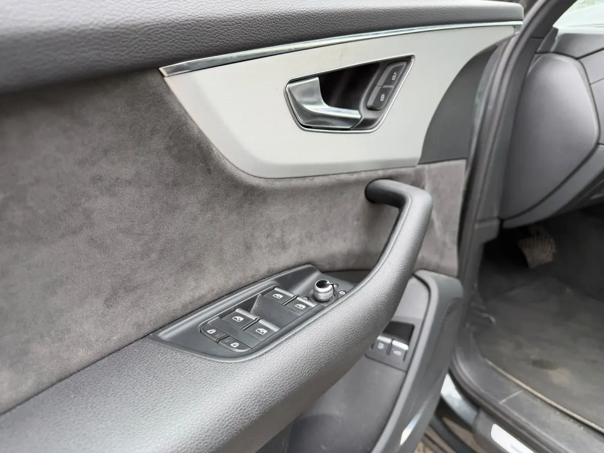 55 TFSI e quattro Pro Line S Panoramadak Luchtvering 21 inch velgen Bang en Olufsen 3D Zwarte hemel Trekhaak Camera Sportstoelen Deels leder