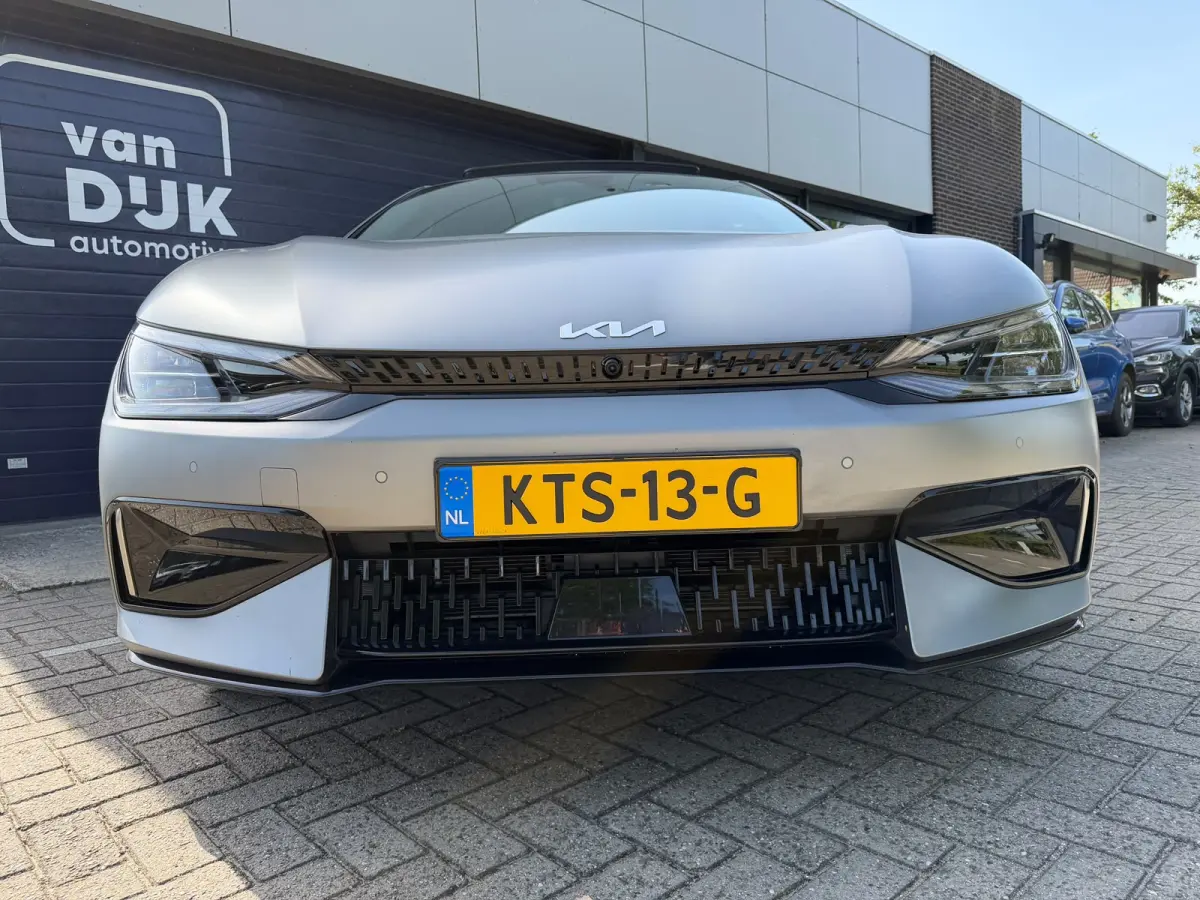 GT Performance 585 PK AWD 77.4 kWh Panoramadak Moonscape matte kleur 21" LMV HUD 360° Camera Meridian Leder/Alcantara  Adaptief Cruise