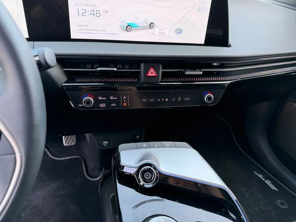 GT Performance 585 PK AWD 77.4 kWh Panoramadak Moonscape matte kleur 21" LMV HUD 360° Camera Meridian Leder/Alcantara  Adaptief Cruise