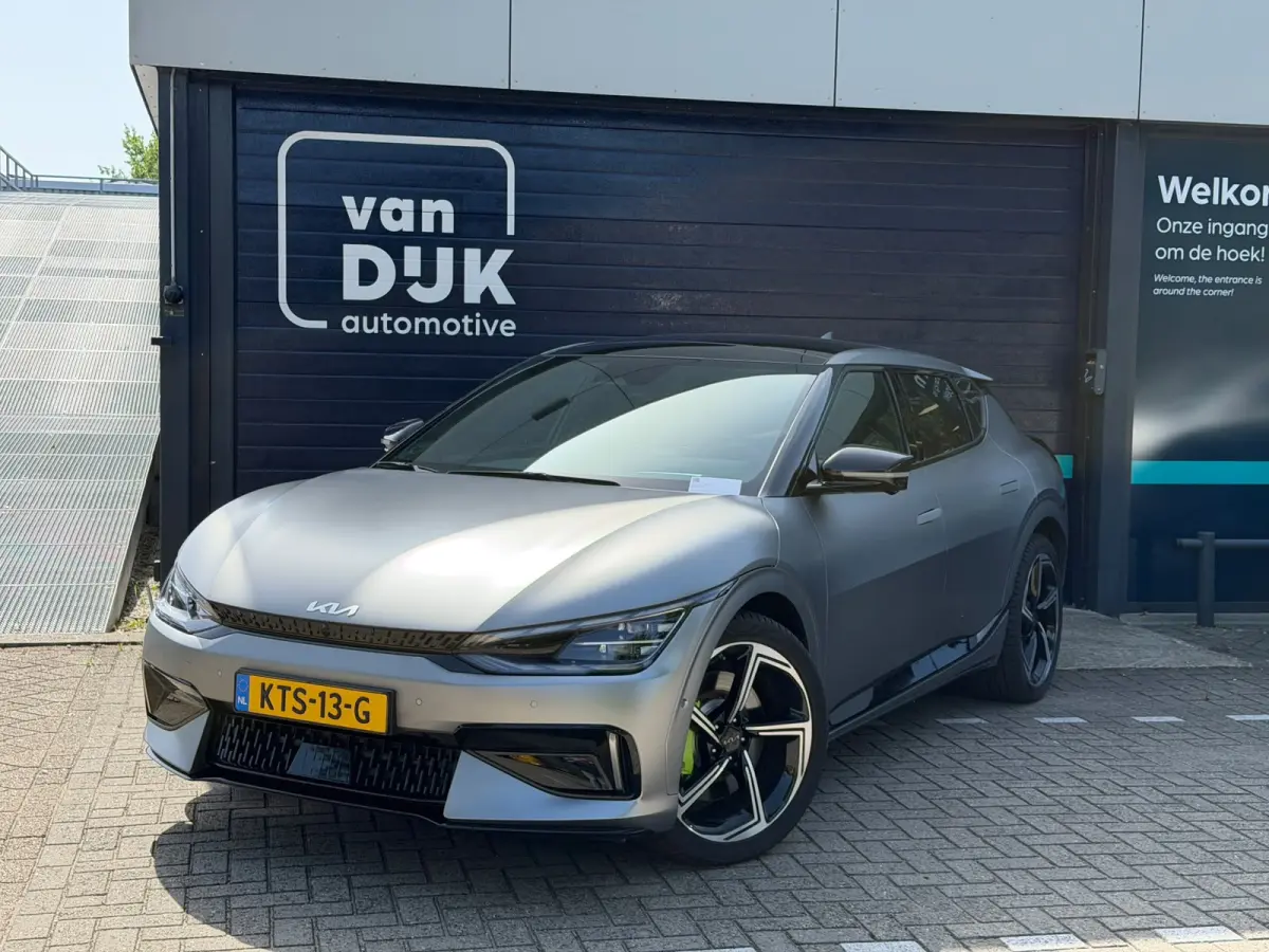 GT Performance 585 PK AWD 77.4 kWh Panoramadak Moonscape matte kleur 21" LMV HUD 360° Camera Meridian Leder/Alcantara  Adaptief Cruise