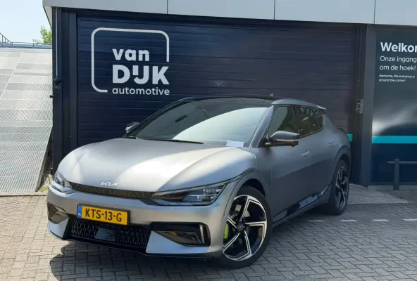 GT Performance 585 PK AWD 77.4 kWh Panoramadak Moonscape matte kleur 21" LMV HUD 360° Camera Meridian Leder/Alcantara  Adaptief Cruise