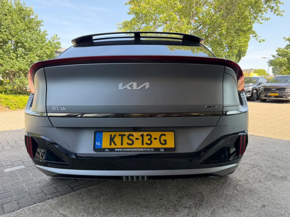 GT Performance 585 PK AWD 77.4 kWh Panoramadak Moonscape matte kleur 21" LMV HUD 360° Camera Meridian Leder/Alcantara  Adaptief Cruise
