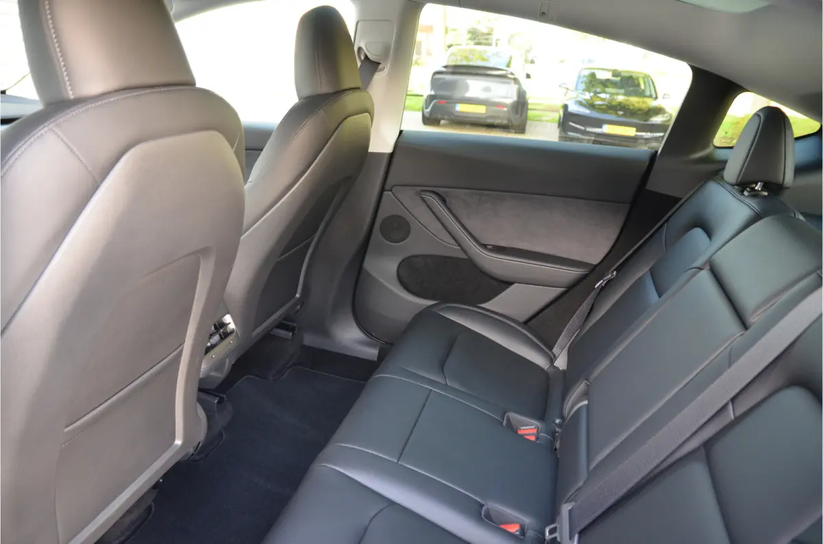 Long Range AWD 75 kWh Trekhaak (1.600kg), AutoPilot4.0 (FSD 99,- p/mnd)