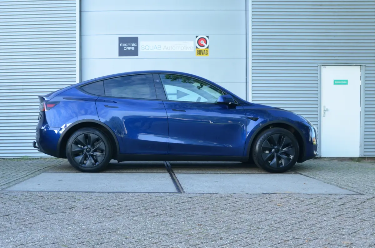 Long Range AWD 75 kWh Trekhaak (1.600kg), AutoPilot4.0 (FSD 99,- p/mnd)
