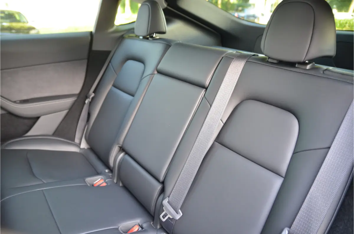 Long Range AWD 75 kWh Trekhaak (1.600kg), AutoPilot4.0 (FSD 99,- p/mnd)