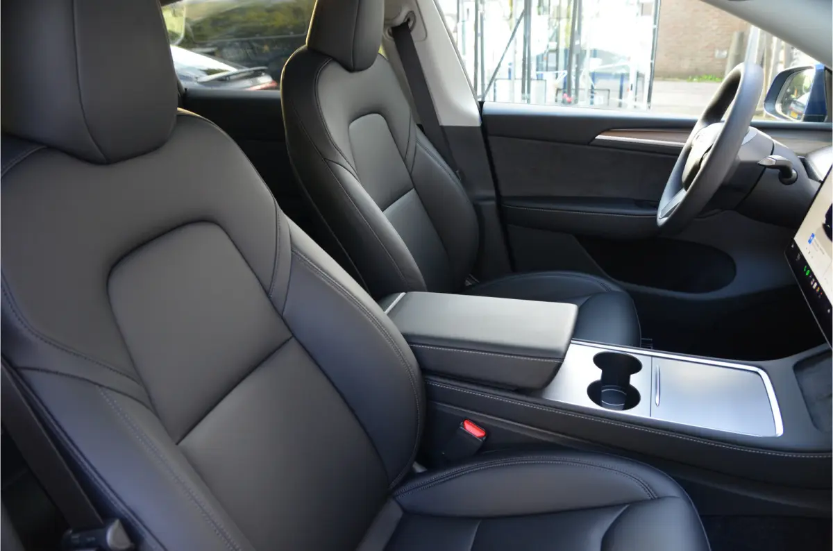 Long Range AWD 75 kWh Trekhaak (1.600kg), AutoPilot4.0 (FSD 99,- p/mnd)