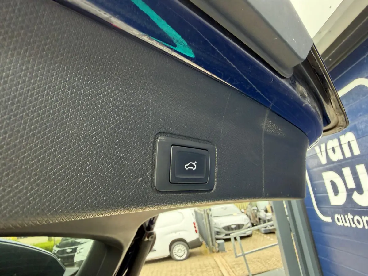 1.5 TSI e-Hybrid Business Camera 360 graden Matrix LED PLUG IN Digital Drive Pack Edge Pack Adaptive Cruise Control