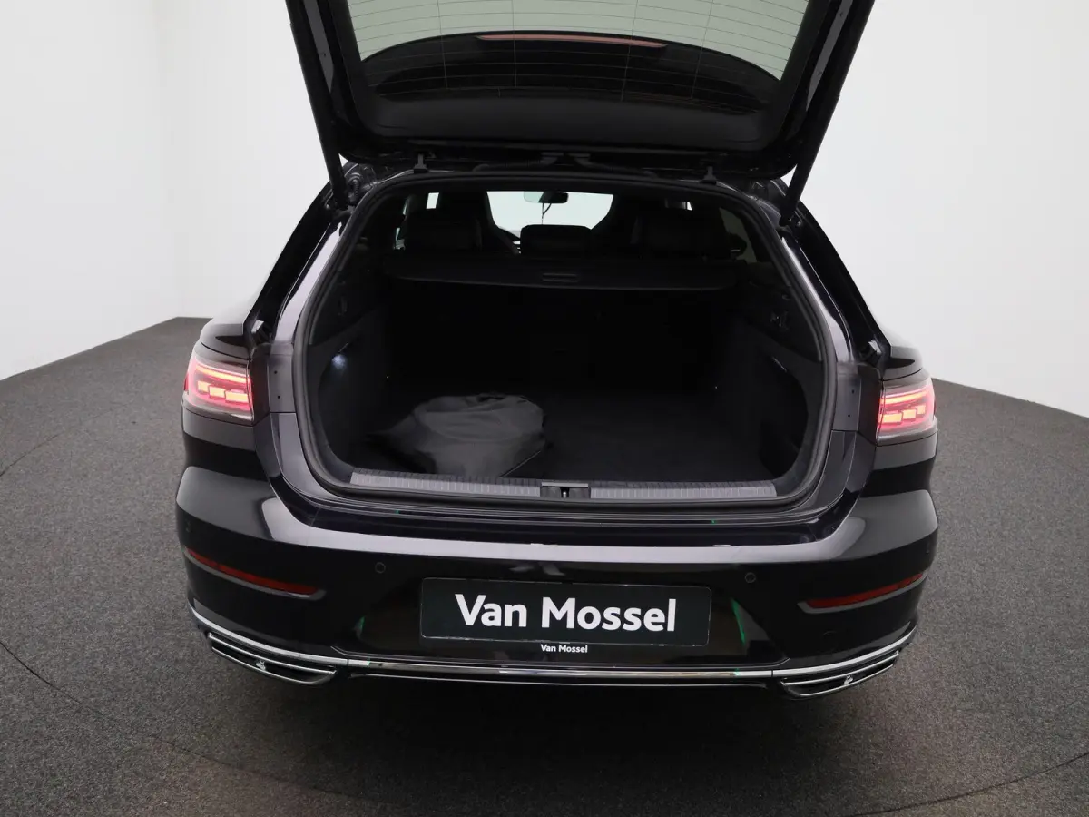 1.4 TSI eHybrid R-Line Business+ 218 PK| Dealeronderhouden | Trekhaak | LEDER Interieur | 360 Camera | Achterklep Elektrisch | Stoelverwarming Voor & Achter | Navigatie Pro | Dodehoeksensor