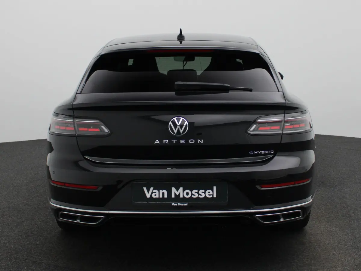 1.4 TSI eHybrid R-Line Business+ 218 PK| Dealeronderhouden | Trekhaak | LEDER Interieur | 360 Camera | Achterklep Elektrisch | Stoelverwarming Voor & Achter | Navigatie Pro | Dodehoeksensor