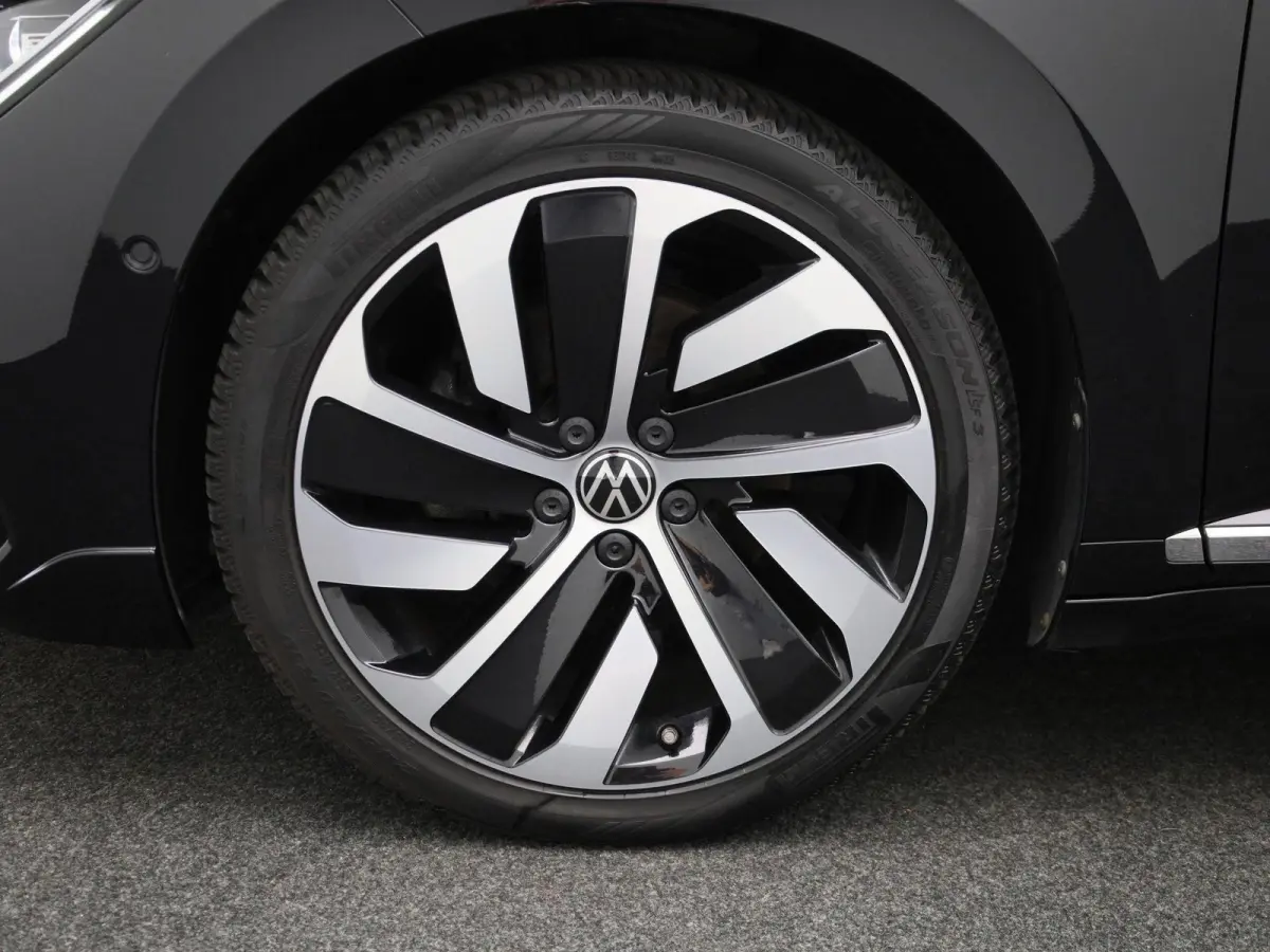 1.4 TSI eHybrid R-Line Business+ 218 PK| Dealeronderhouden | Trekhaak | LEDER Interieur | 360 Camera | Achterklep Elektrisch | Stoelverwarming Voor & Achter | Navigatie Pro | Dodehoeksensor