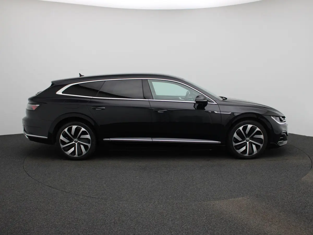 1.4 TSI eHybrid R-Line Business+ 218 PK| Dealeronderhouden | Trekhaak | LEDER Interieur | 360 Camera | Achterklep Elektrisch | Stoelverwarming Voor & Achter | Navigatie Pro | Dodehoeksensor