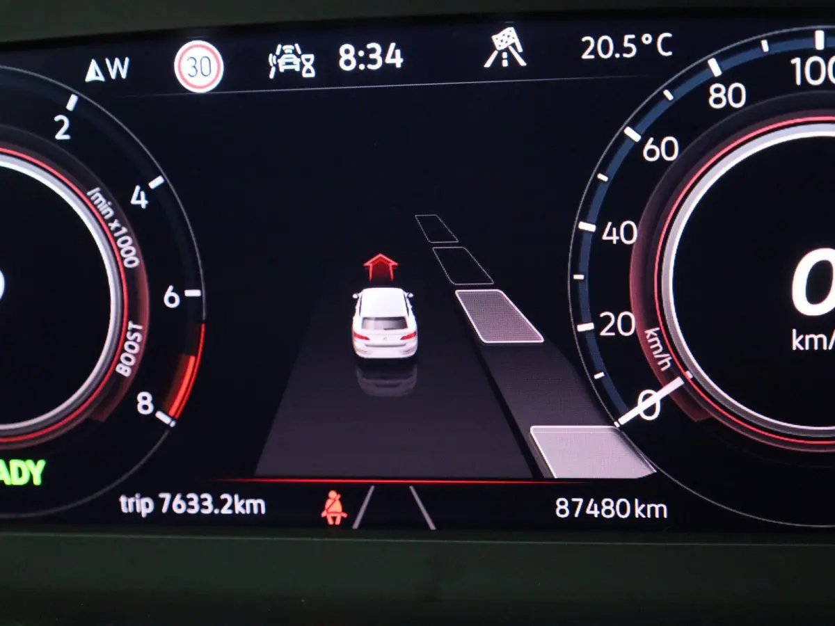 1.4 TSI eHybrid R-Line Business+ 218 PK| Dealeronderhouden | Trekhaak | LEDER Interieur | 360 Camera | Achterklep Elektrisch | Stoelverwarming Voor & Achter | Navigatie Pro | Dodehoeksensor
