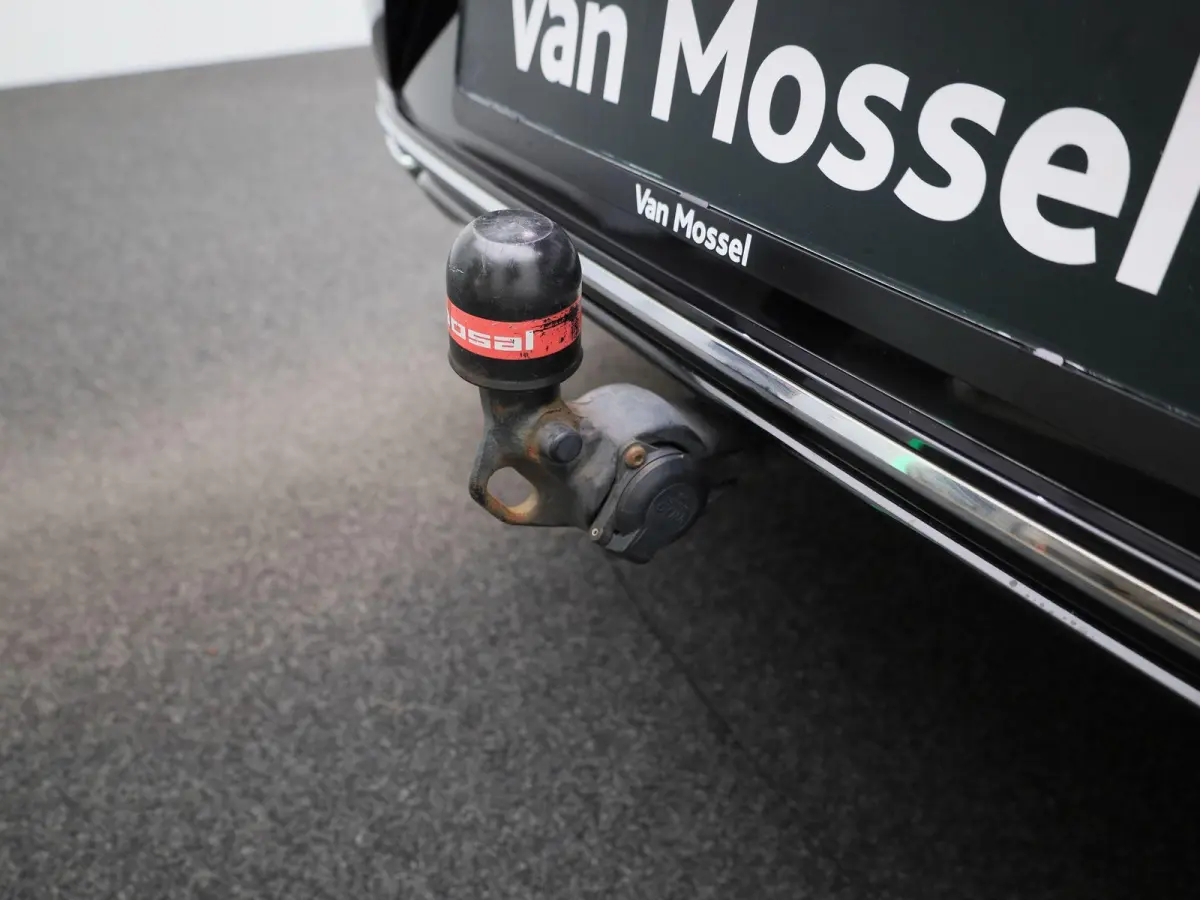 1.4 TSI eHybrid R-Line Business+ 218 PK| Dealeronderhouden | Trekhaak | LEDER Interieur | 360 Camera | Achterklep Elektrisch | Stoelverwarming Voor & Achter | Navigatie Pro | Dodehoeksensor