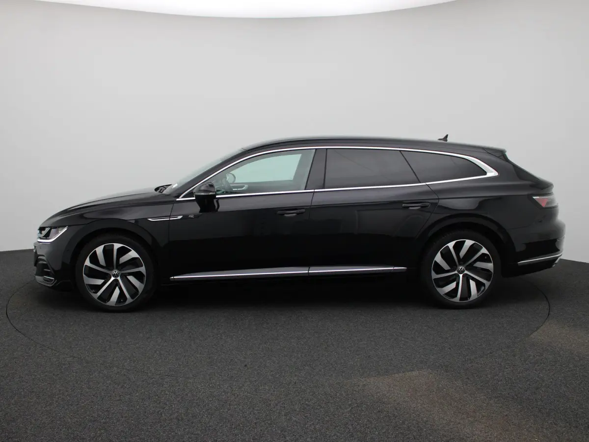 1.4 TSI eHybrid R-Line Business+ 218 PK| Dealeronderhouden | Trekhaak | LEDER Interieur | 360 Camera | Achterklep Elektrisch | Stoelverwarming Voor & Achter | Navigatie Pro | Dodehoeksensor