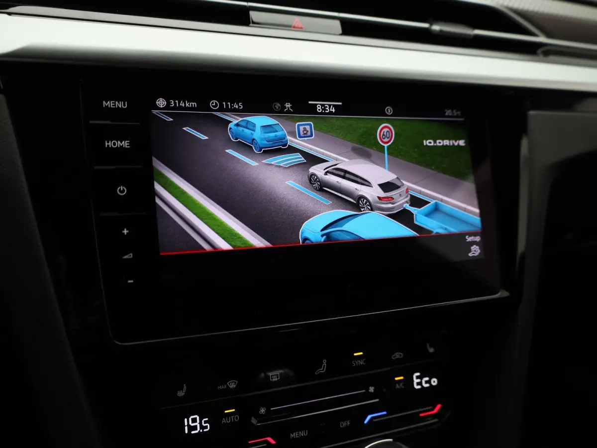 1.4 TSI eHybrid R-Line Business+ 218 PK| Dealeronderhouden | Trekhaak | LEDER Interieur | 360 Camera | Achterklep Elektrisch | Stoelverwarming Voor & Achter | Navigatie Pro | Dodehoeksensor