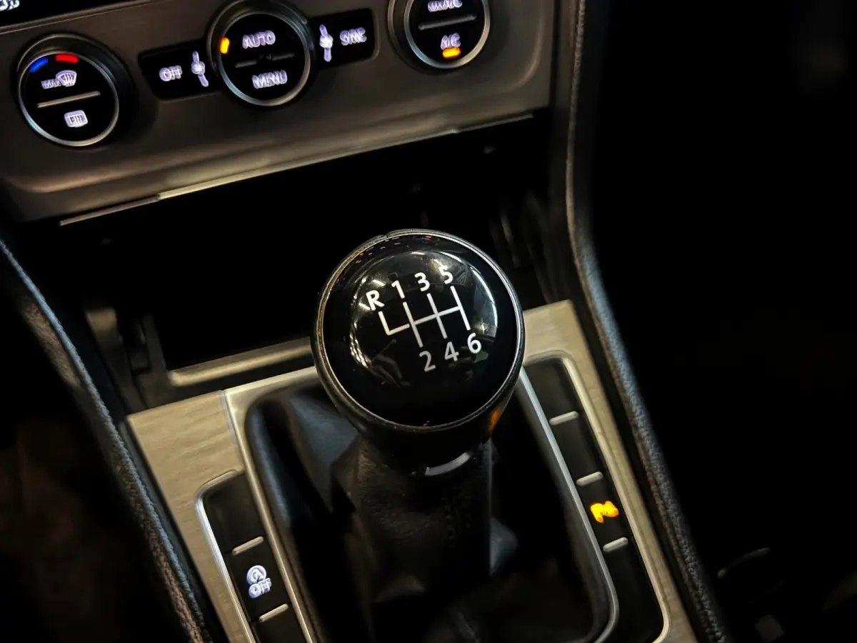 1.0 TSI Connected Series Carplay_Camera_Navi_Clima