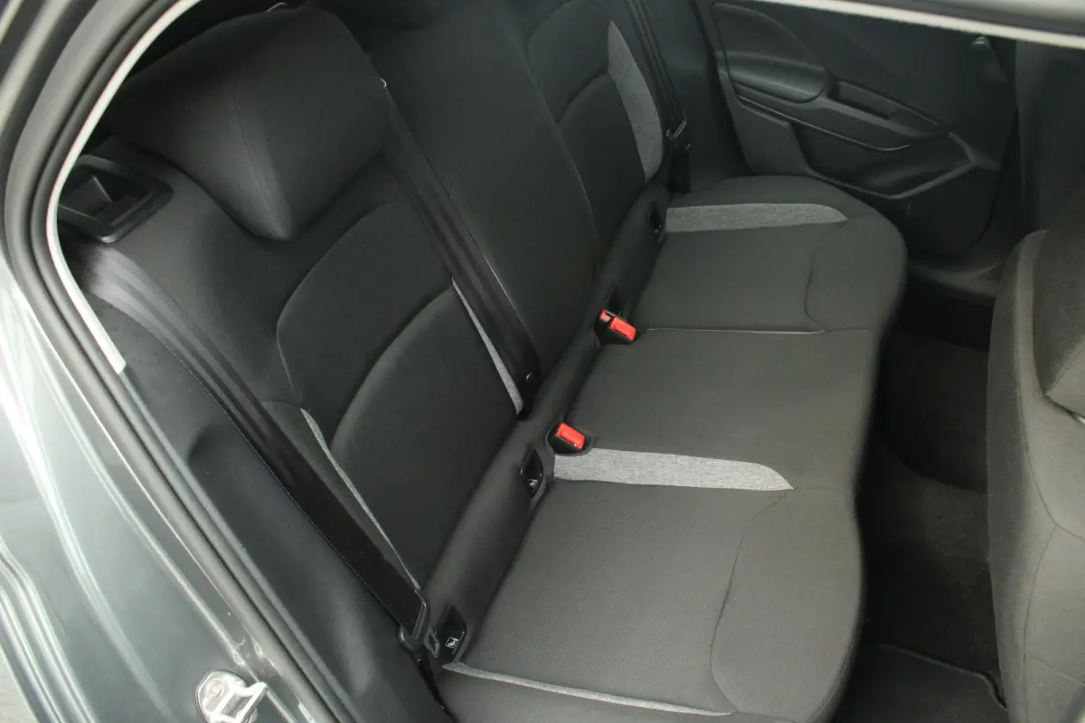 1.0 TSI 95pk Essence | Airco | Apple CarPlay / Android Auto | Limiter | Bluetooth | Parkeersensoren