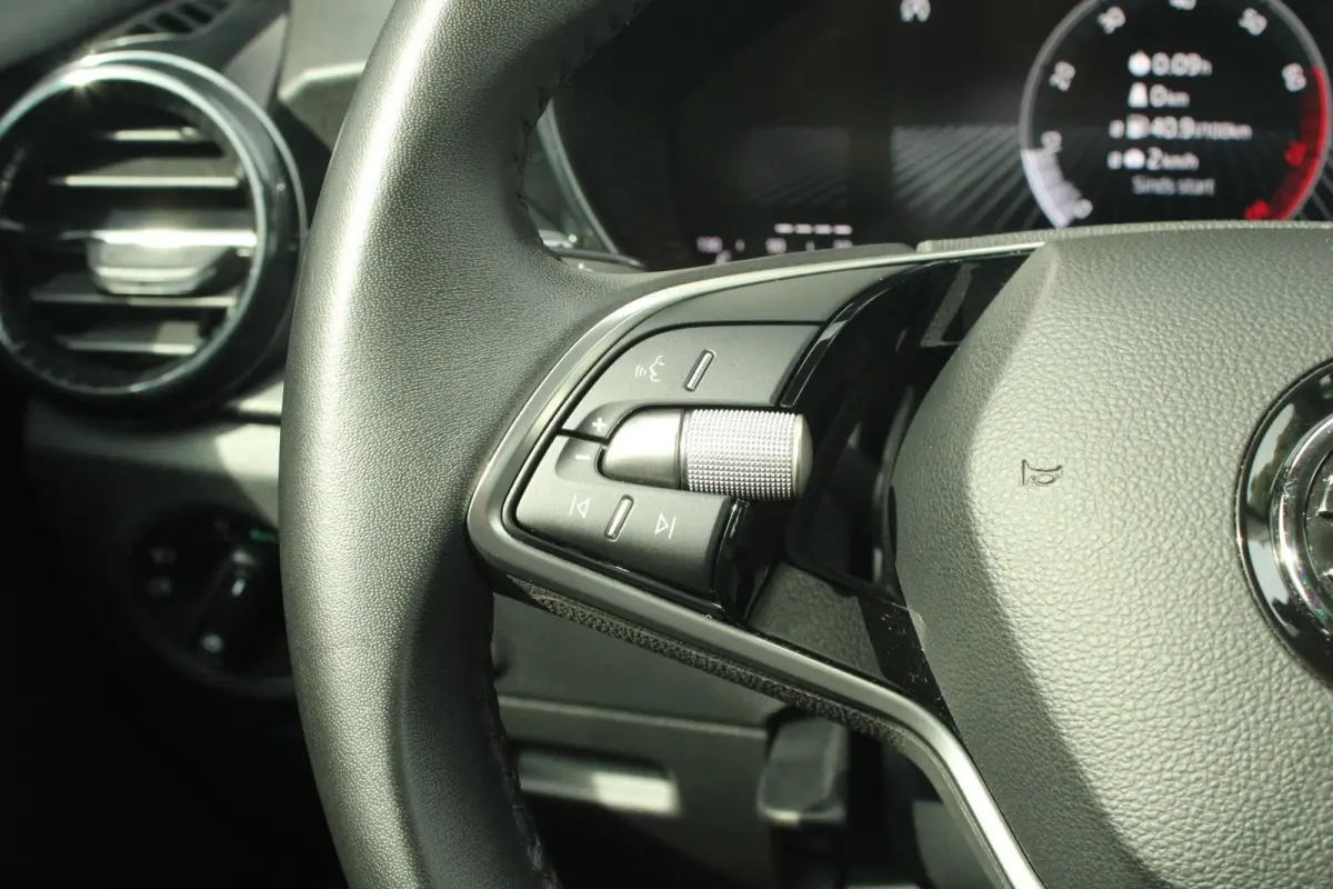 1.0 TSI 95pk Essence | Airco | Apple CarPlay / Android Auto | Limiter | Bluetooth | Parkeersensoren