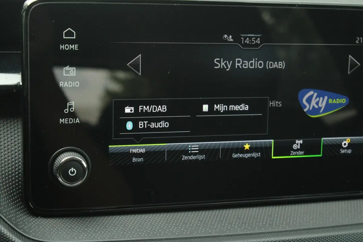 1.0 TSI 95pk Essence | Airco | Apple CarPlay / Android Auto | Limiter | Bluetooth | Parkeersensoren