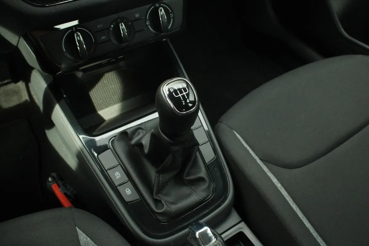 1.0 TSI 95pk Essence | Airco | Apple CarPlay / Android Auto | Limiter | Bluetooth | Parkeersensoren