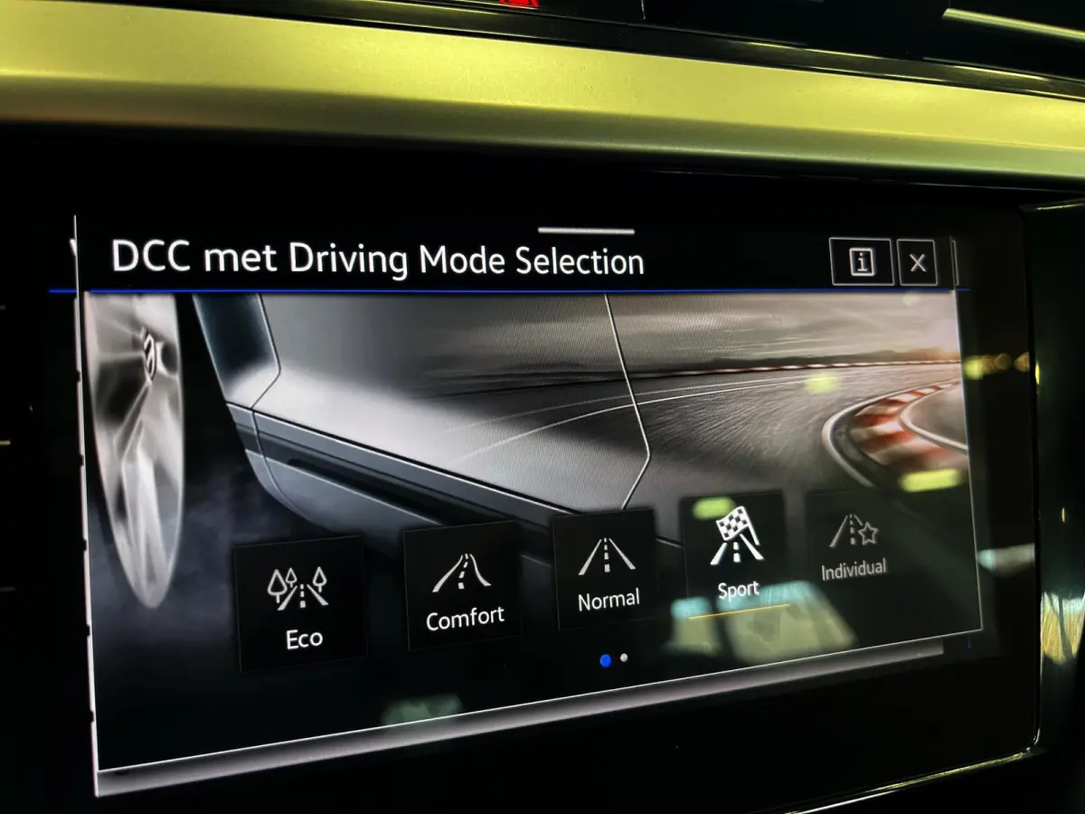 GTE1.4 TSI 218pk DSG/AUT eHybrid R-Line PHEV Camera, Massage stoel, Adaptief cruise control