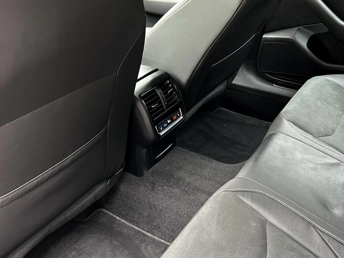 GTE1.4 TSI 218pk DSG/AUT eHybrid R-Line PHEV Camera, Massage stoel, Adaptief cruise control