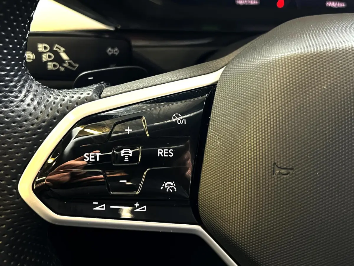 GTE1.4 TSI 218pk DSG/AUT eHybrid R-Line PHEV Camera, Massage stoel, Adaptief cruise control
