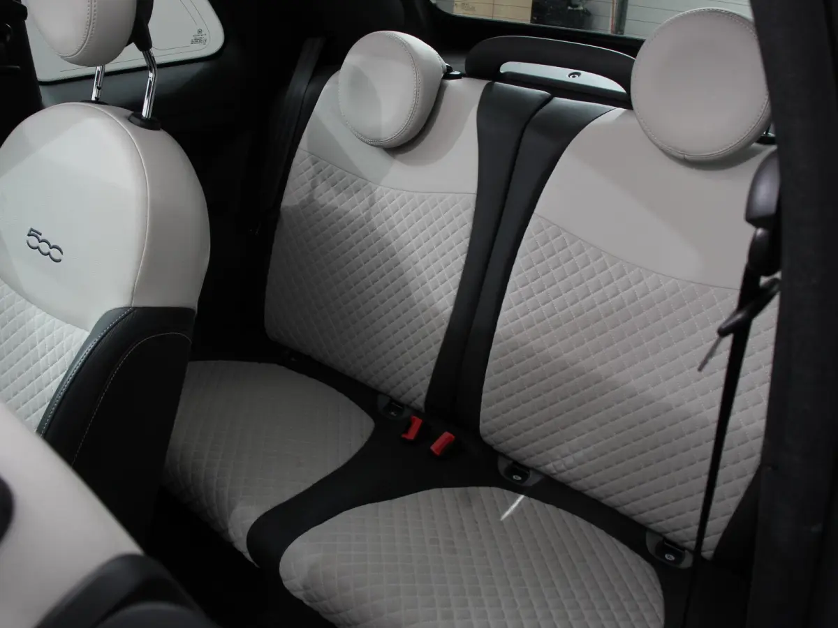 1.0 Hybrid Dolcevita Leder Navigatie Apple Carplay/Android Auto Parkeersensoren achter Cruise Control Climate Control