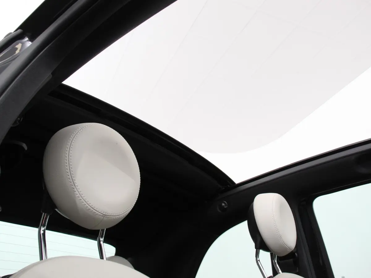 1.0 Hybrid Dolcevita Leder Navigatie Apple Carplay/Android Auto Parkeersensoren achter Cruise Control Climate Control
