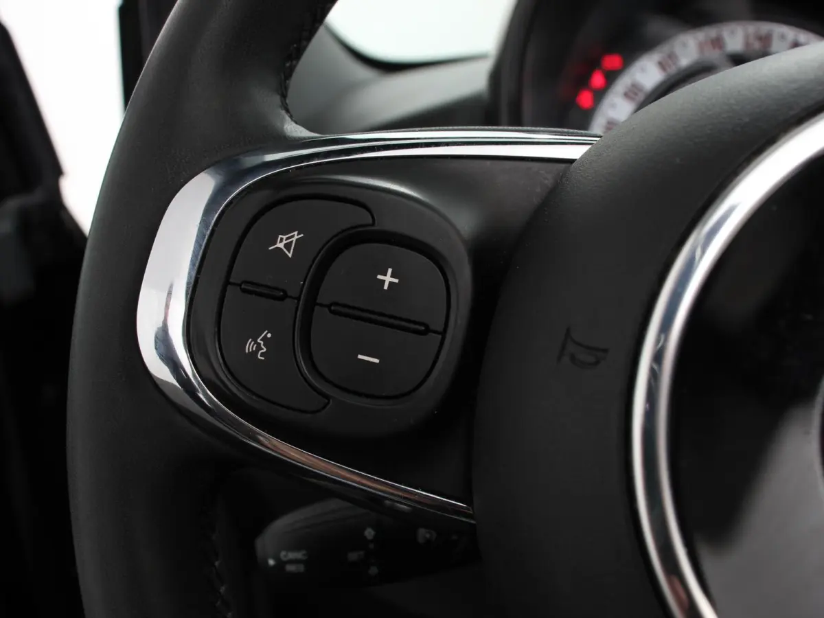 1.0 Hybrid Dolcevita Leder Navigatie Apple Carplay/Android Auto Parkeersensoren achter Cruise Control Climate Control