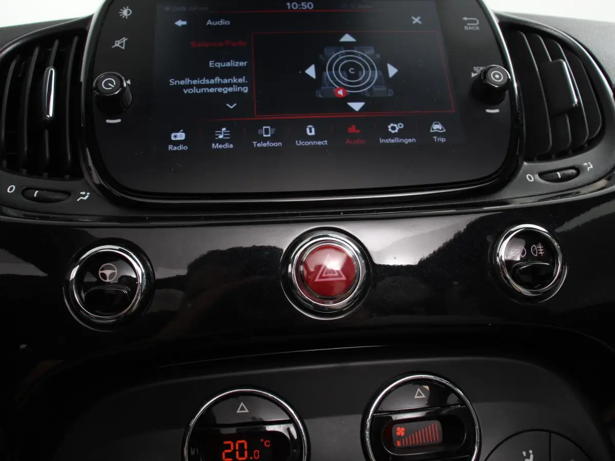 1.0 Hybrid Dolcevita Leder Navigatie Apple Carplay/Android Auto Parkeersensoren achter Cruise Control Climate Control