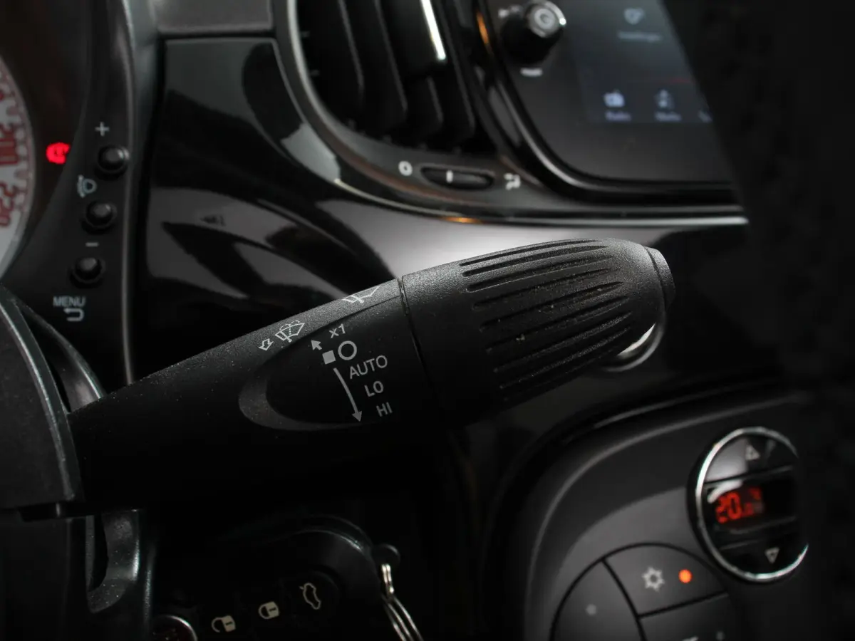 1.0 Hybrid Dolcevita Leder Navigatie Apple Carplay/Android Auto Parkeersensoren achter Cruise Control Climate Control