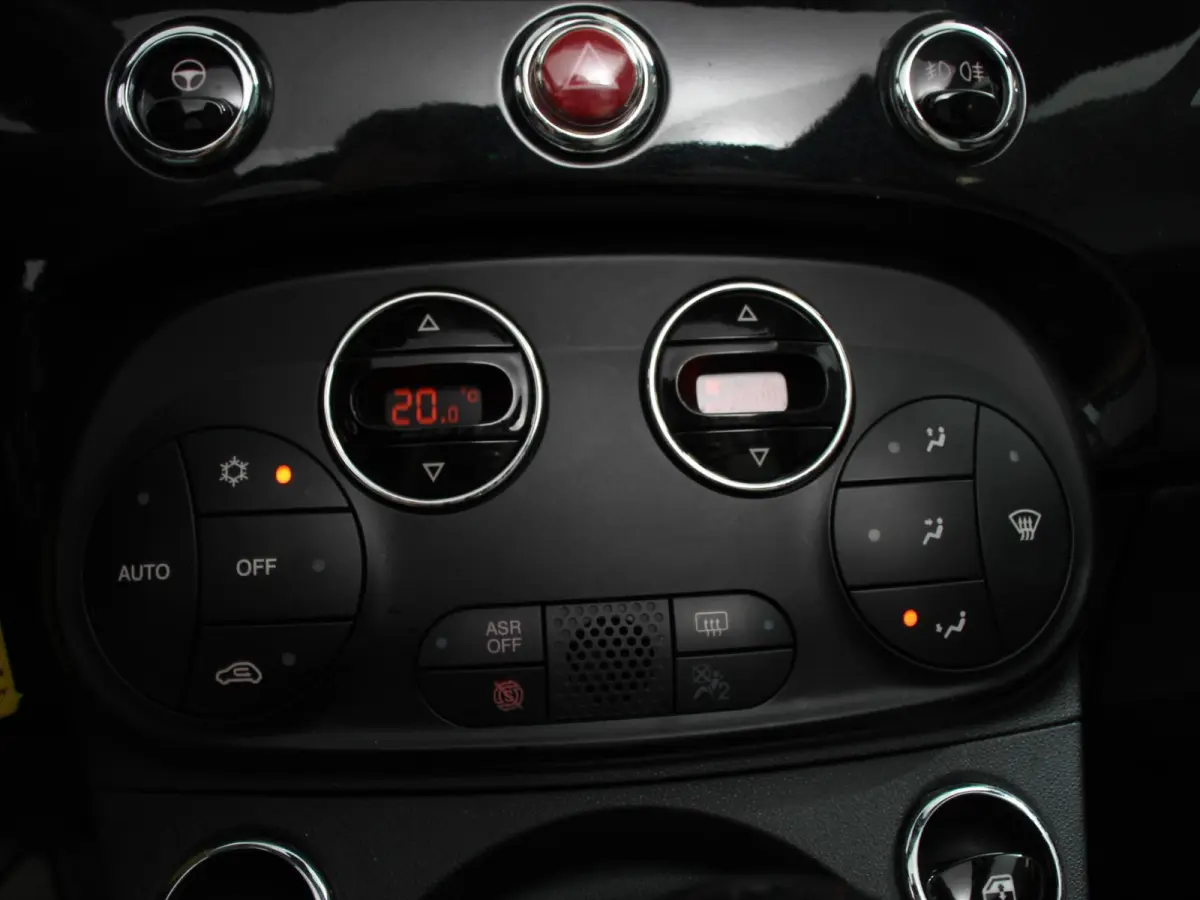 1.0 Hybrid Dolcevita Leder Navigatie Apple Carplay/Android Auto Parkeersensoren achter Cruise Control Climate Control