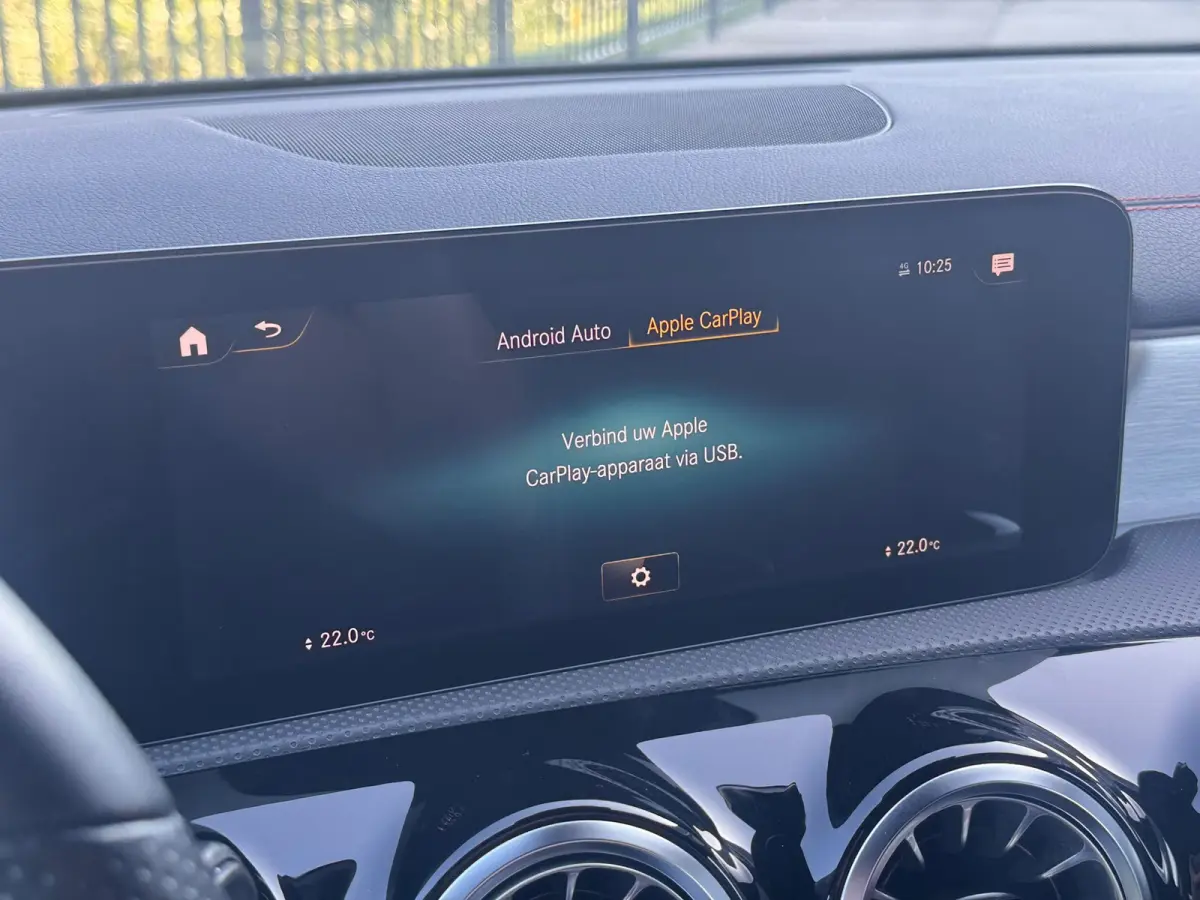 200 AMG VOL! PANO l EL-STOEL l MATRIX l ADAPT.CRUISE l SFEER l KEYLESS l CARPLAY l DODE HOEK l ORG.NL l