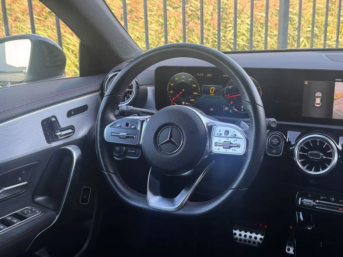 200 AMG VOL! PANO l EL-STOEL l MATRIX l ADAPT.CRUISE l SFEER l KEYLESS l CARPLAY l DODE HOEK l ORG.NL l