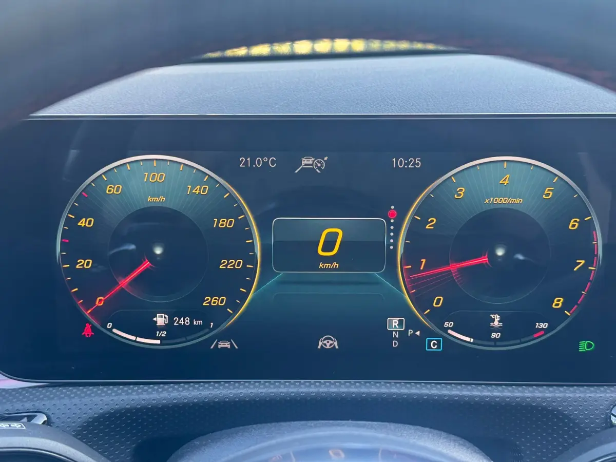 200 AMG VOL! PANO l EL-STOEL l MATRIX l ADAPT.CRUISE l SFEER l KEYLESS l CARPLAY l DODE HOEK l ORG.NL l