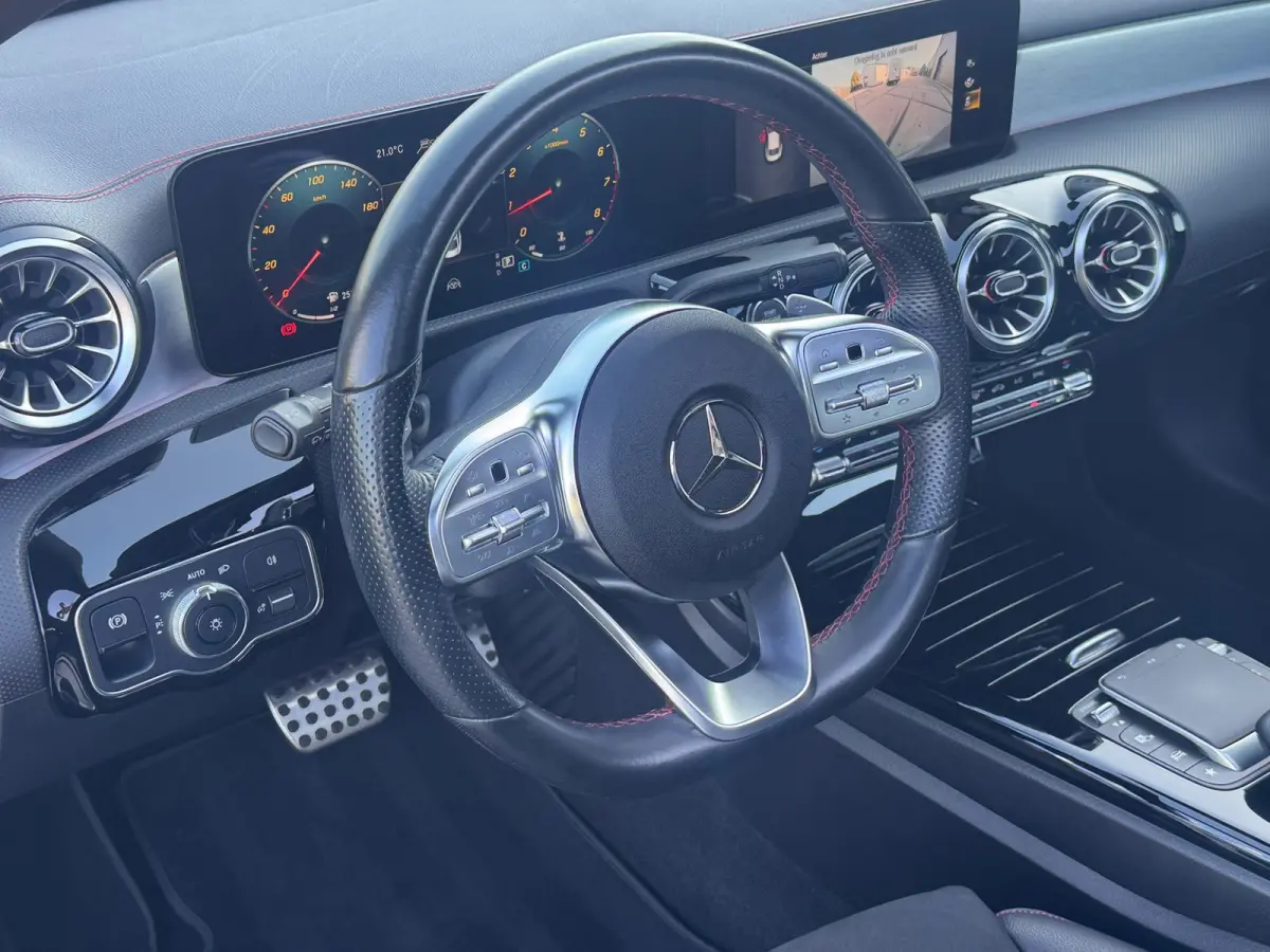 200 AMG VOL! PANO l EL-STOEL l MATRIX l ADAPT.CRUISE l SFEER l KEYLESS l CARPLAY l DODE HOEK l ORG.NL l