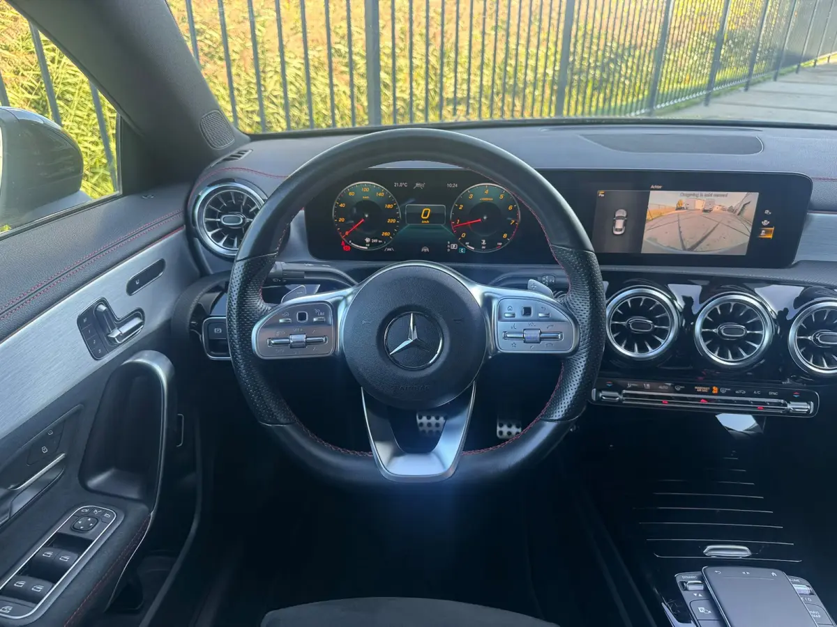 200 AMG VOL! PANO l EL-STOEL l MATRIX l ADAPT.CRUISE l SFEER l KEYLESS l CARPLAY l DODE HOEK l ORG.NL l