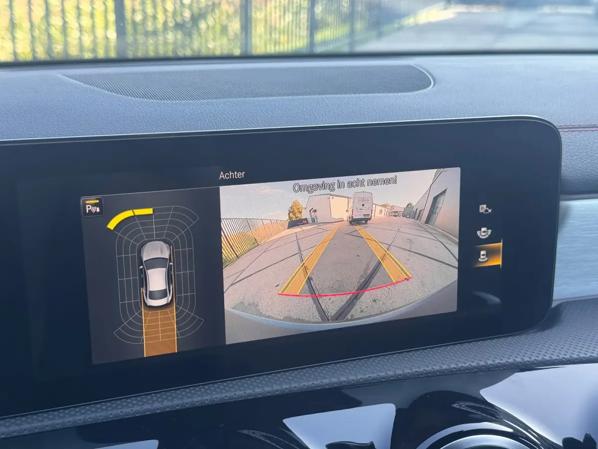 200 AMG VOL! PANO l EL-STOEL l MATRIX l ADAPT.CRUISE l SFEER l KEYLESS l CARPLAY l DODE HOEK l ORG.NL l