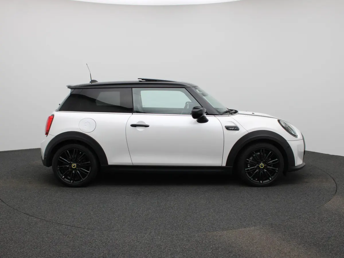 Camden Edition 33 kWh | WORDT VERWACHT | PANORAMADAK | ACHTERUITRIJCAMERA | HARMAN KARDON | STOELVERWARMING | APPLE CARPLAY - ANDROID AUTO | CLIMATE CONTROL | CRUISE CONTROL |