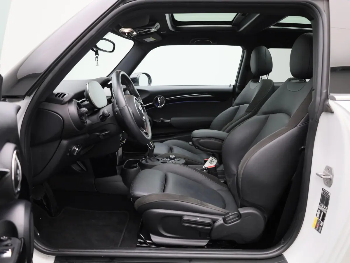 Camden Edition 33 kWh | SOH 100% | PANORAMADAK | ACHTERUITRIJCAMERA | HARMAN KARDON | STOELVERWARMING | APPLE CARPLAY - ANDROID AUTO | CLIMATE CONTROL | CRUISE CONTROL |